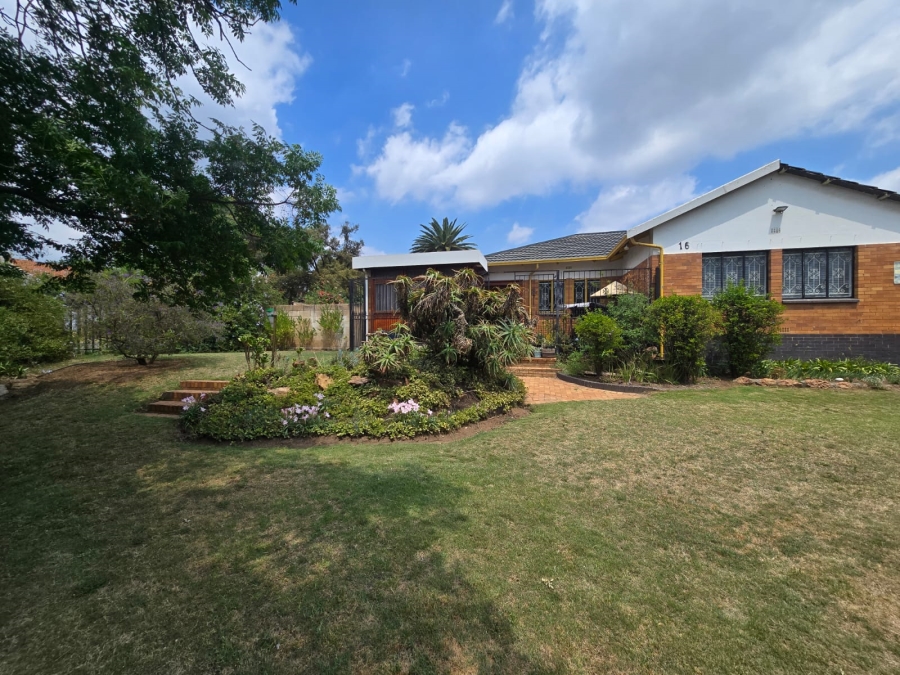 3 Bedroom Property for Sale in South Crest Gauteng