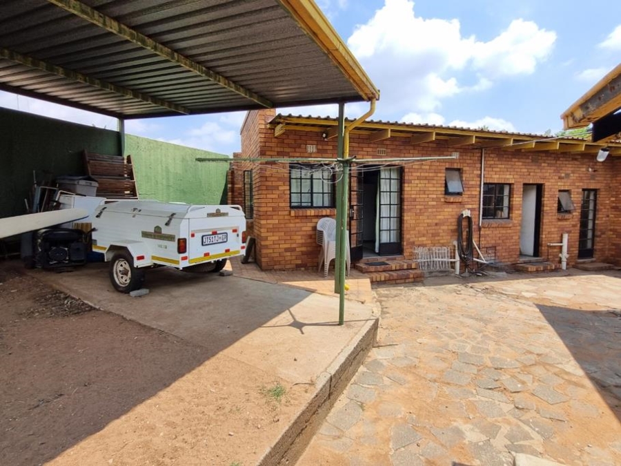 3 Bedroom Property for Sale in South Crest Gauteng