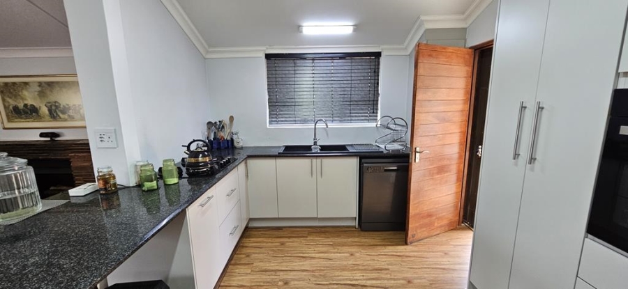 3 Bedroom Property for Sale in South Crest Gauteng