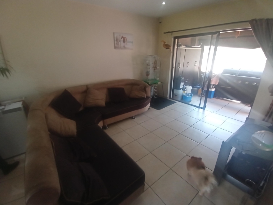 3 Bedroom Property for Sale in Mulbarton Gauteng