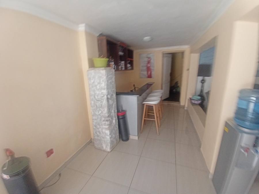 4 Bedroom Property for Sale in Mulbarton Gauteng