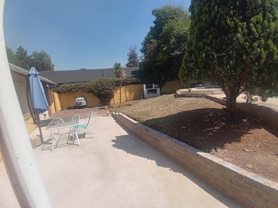 4 Bedroom Property for Sale in Mulbarton Gauteng