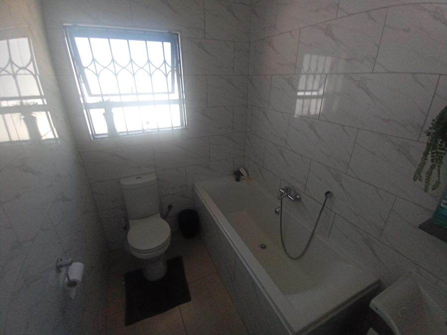 4 Bedroom Property for Sale in Mulbarton Gauteng