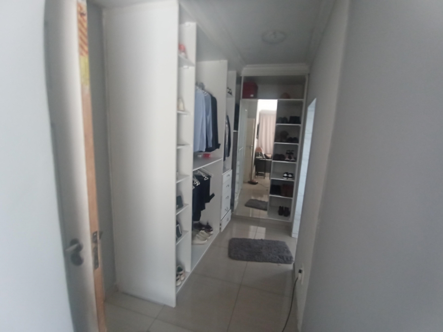 4 Bedroom Property for Sale in Mulbarton Gauteng