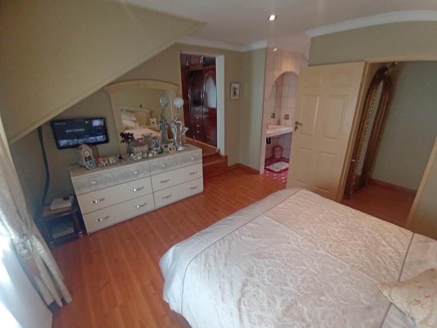 4 Bedroom Property for Sale in Winchester Hills Gauteng