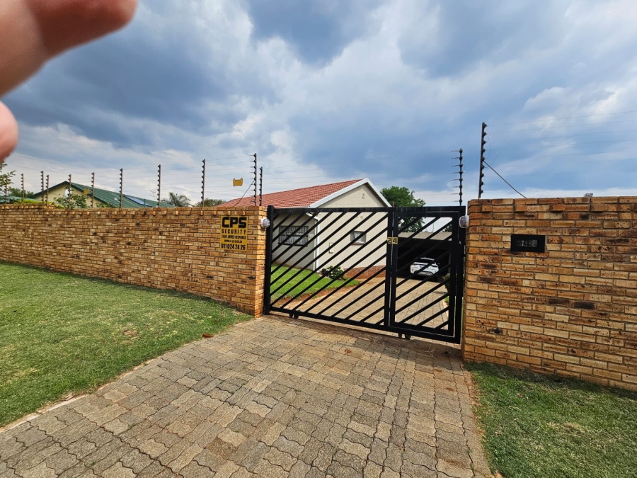 3 Bedroom Property for Sale in Verwoerdpark Gauteng