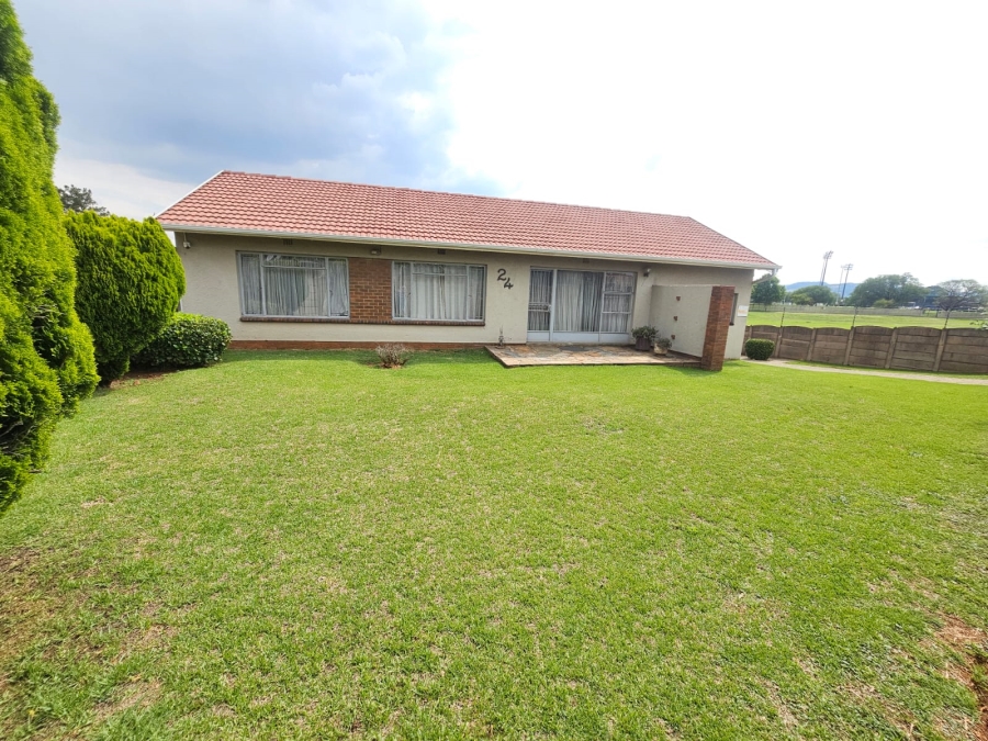 3 Bedroom Property for Sale in Verwoerdpark Gauteng