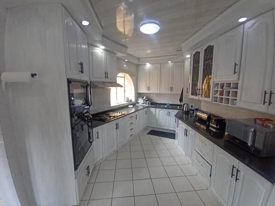 4 Bedroom Property for Sale in Bassonia Gauteng