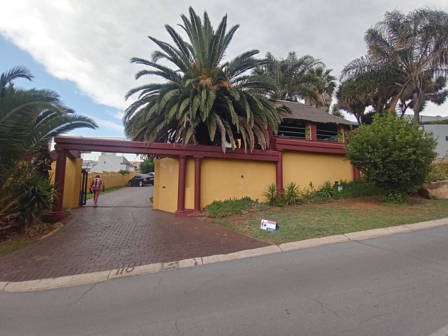 4 Bedroom Property for Sale in Bassonia Gauteng