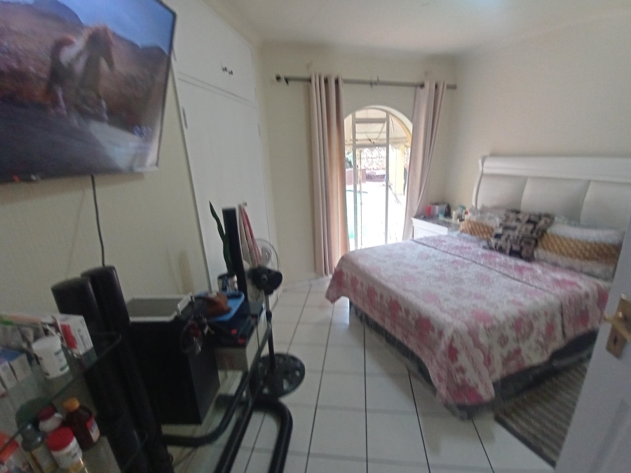 4 Bedroom Property for Sale in Bassonia Gauteng