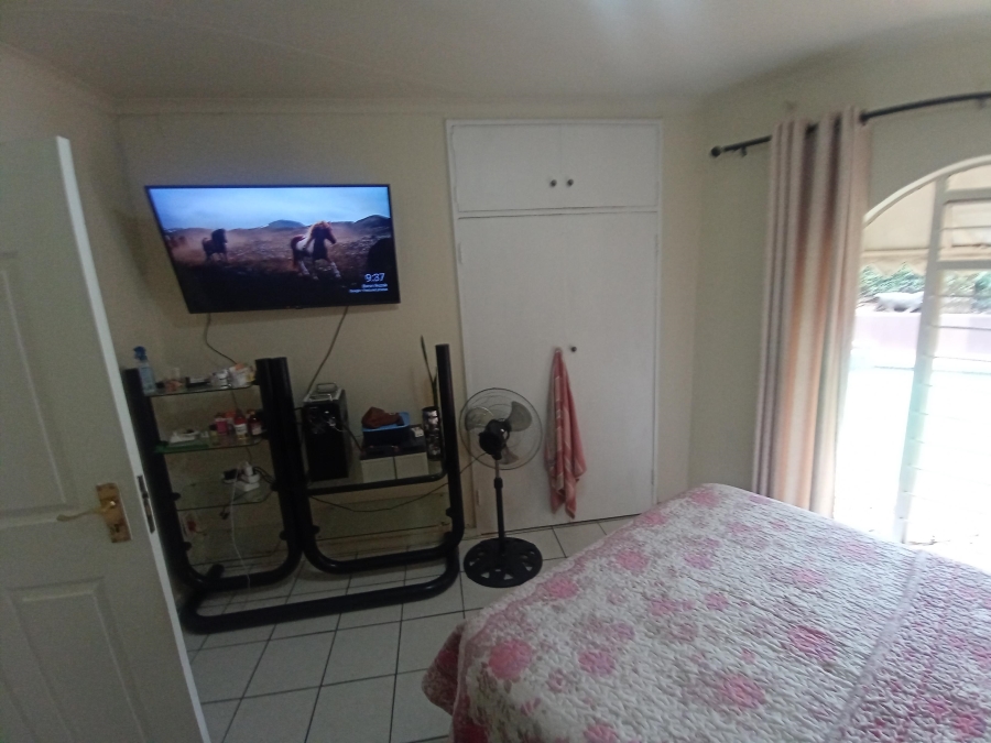 4 Bedroom Property for Sale in Bassonia Gauteng