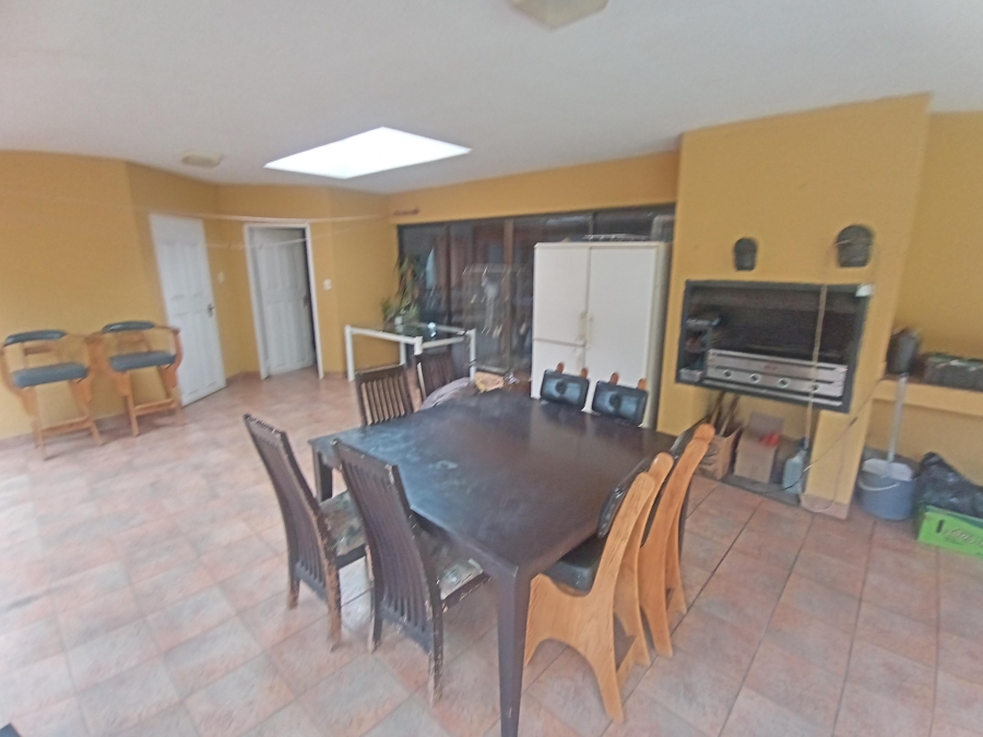 4 Bedroom Property for Sale in Bassonia Gauteng