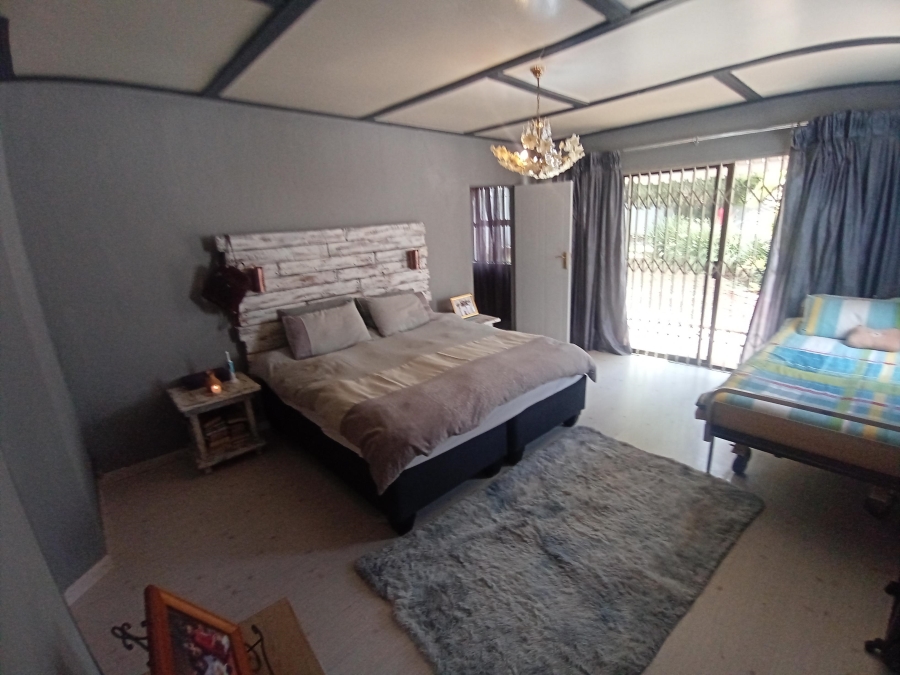 4 Bedroom Property for Sale in Glenvista Gauteng