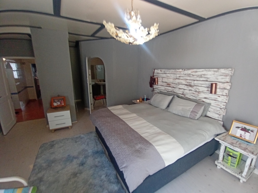 4 Bedroom Property for Sale in Glenvista Gauteng