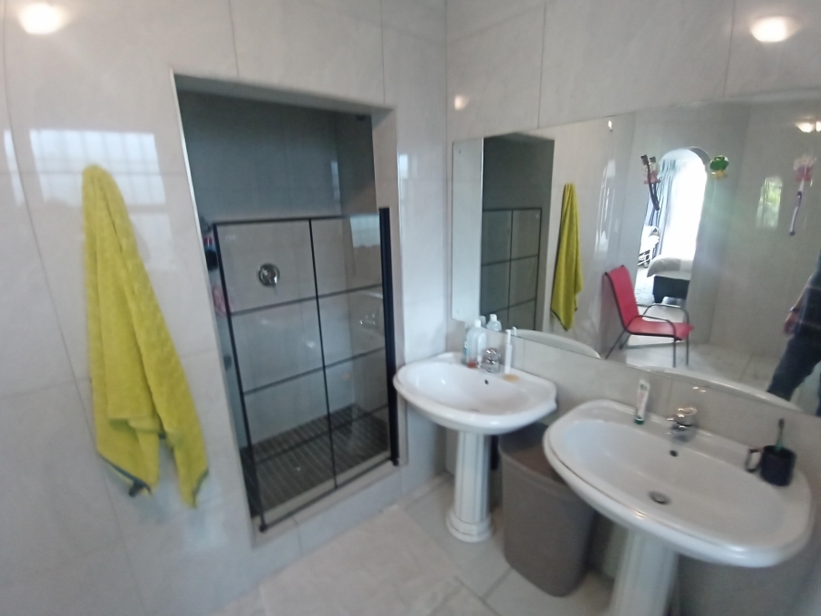 4 Bedroom Property for Sale in Glenvista Gauteng