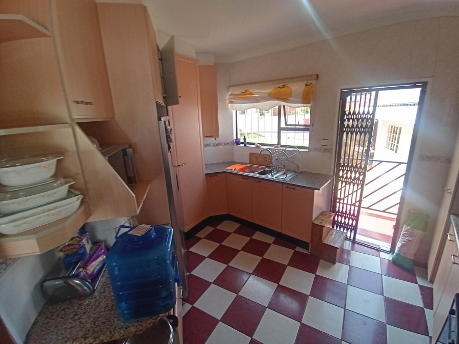 4 Bedroom Property for Sale in Glenvista Gauteng