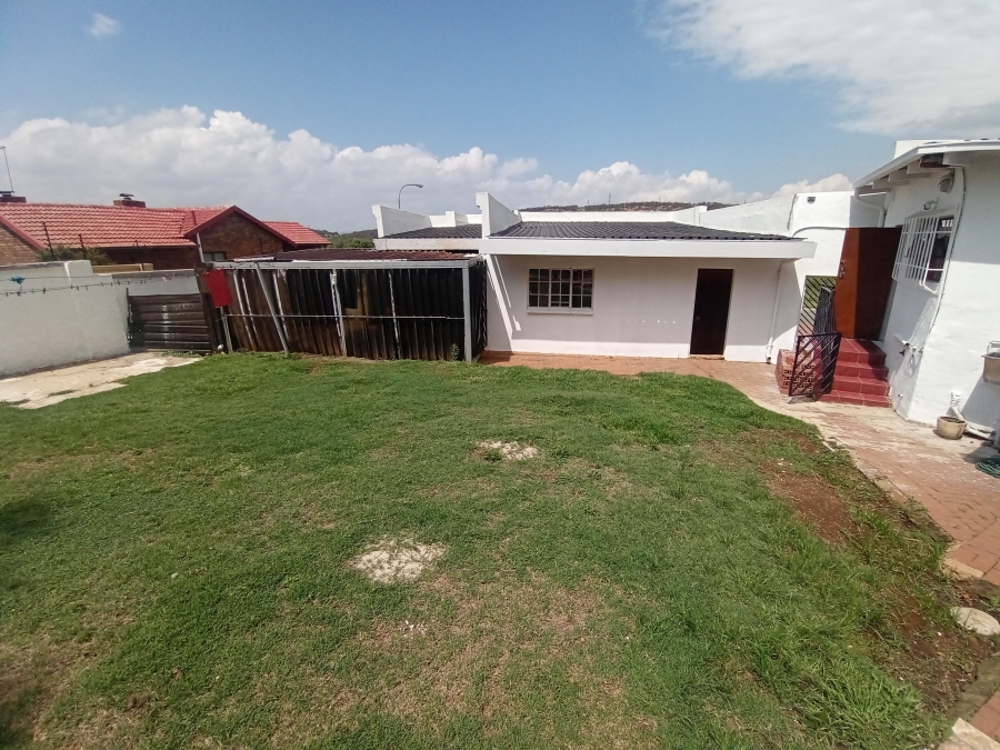4 Bedroom Property for Sale in Glenvista Gauteng
