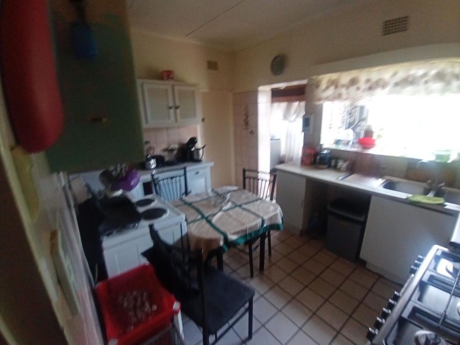 4 Bedroom Property for Sale in Linmeyer Gauteng