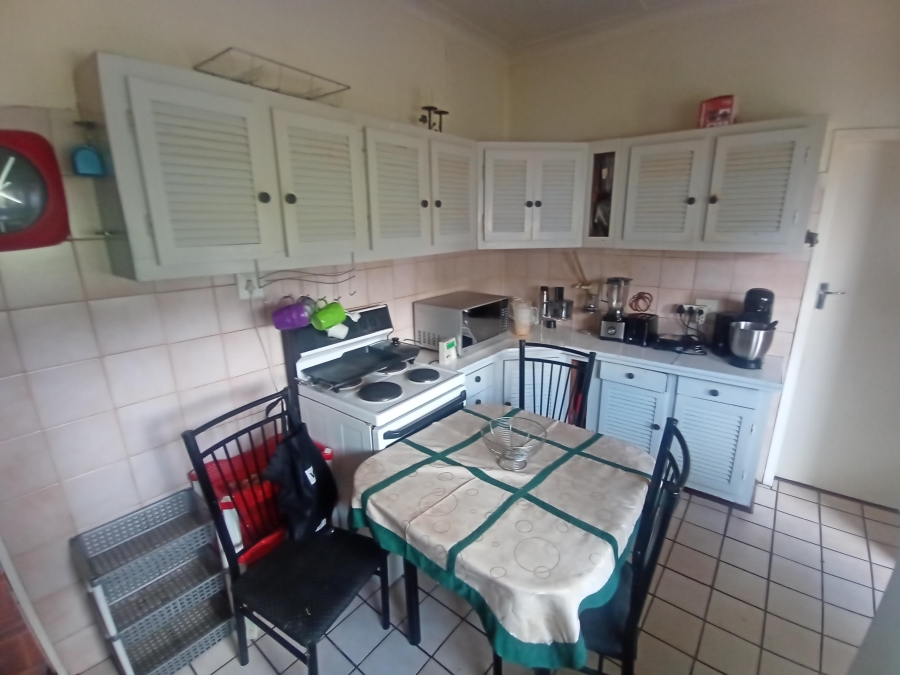 4 Bedroom Property for Sale in Linmeyer Gauteng