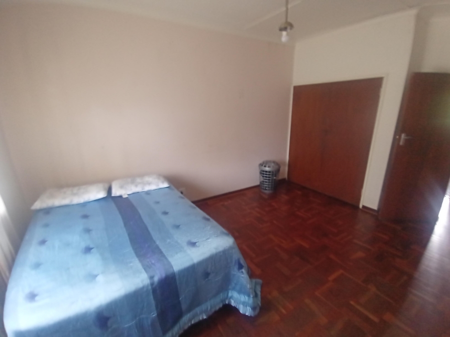 4 Bedroom Property for Sale in Linmeyer Gauteng