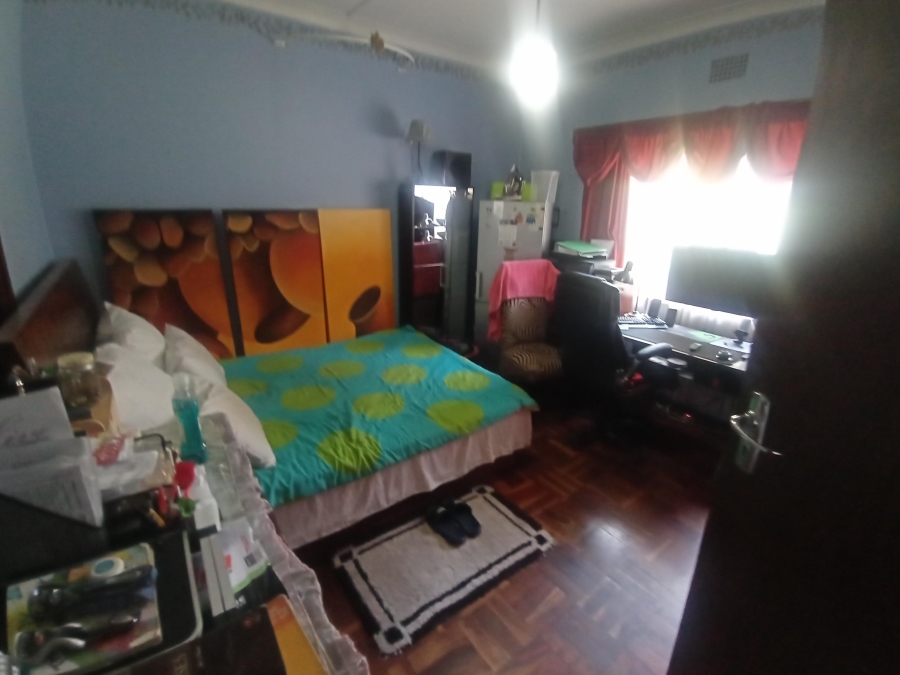 4 Bedroom Property for Sale in Linmeyer Gauteng