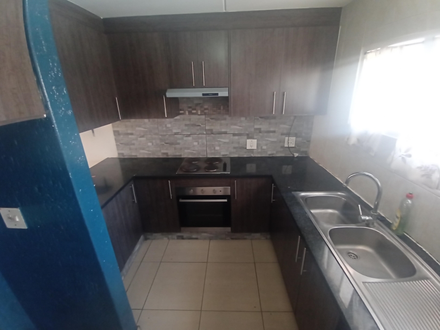 2 Bedroom Property for Sale in Mondeor Gauteng