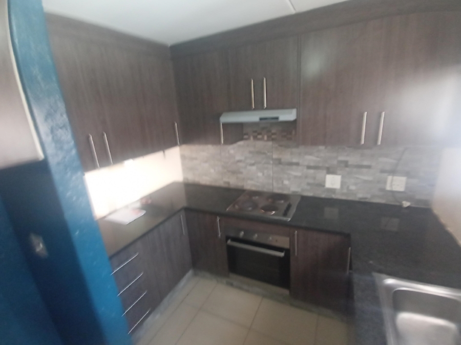 2 Bedroom Property for Sale in Mondeor Gauteng