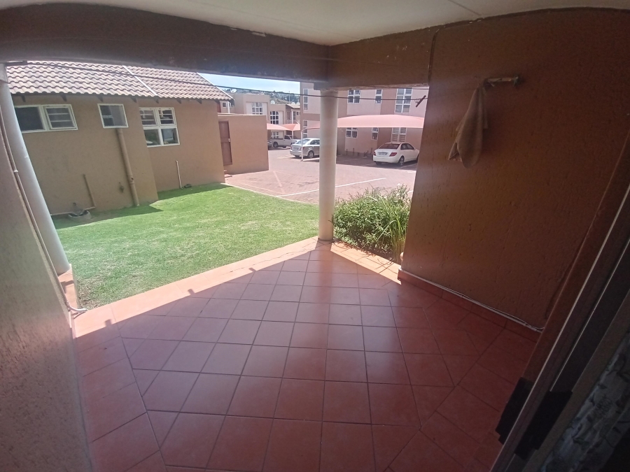 2 Bedroom Property for Sale in Mondeor Gauteng