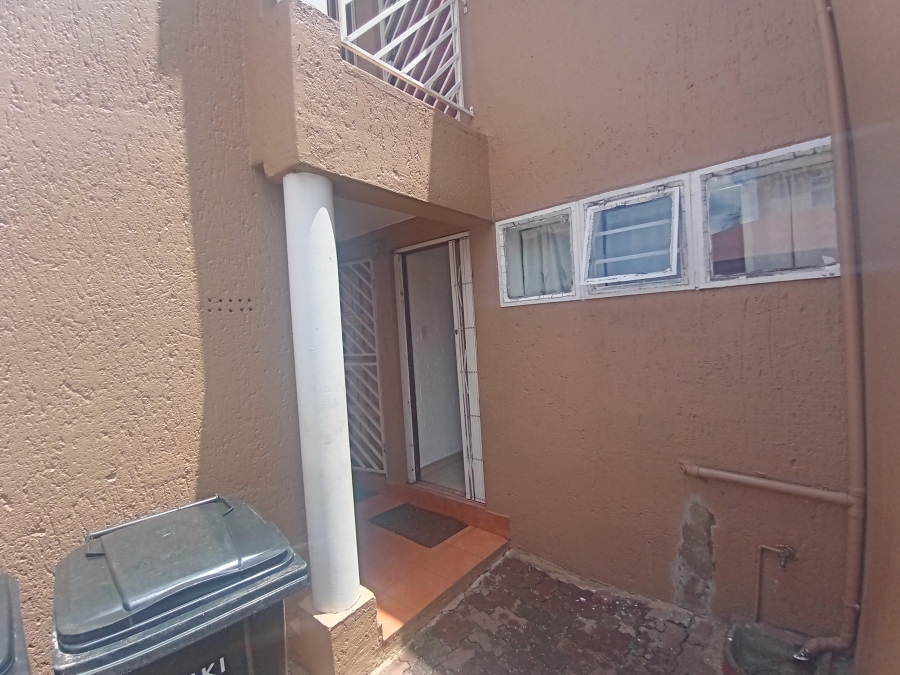 2 Bedroom Property for Sale in Mondeor Gauteng