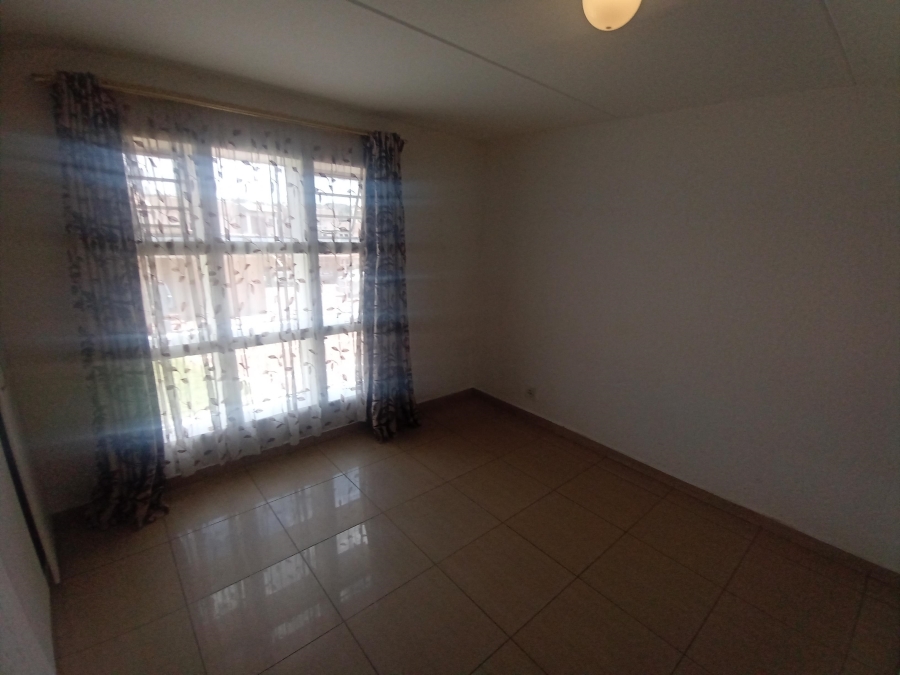 2 Bedroom Property for Sale in Mondeor Gauteng