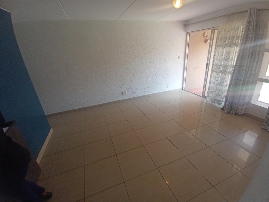 2 Bedroom Property for Sale in Mondeor Gauteng