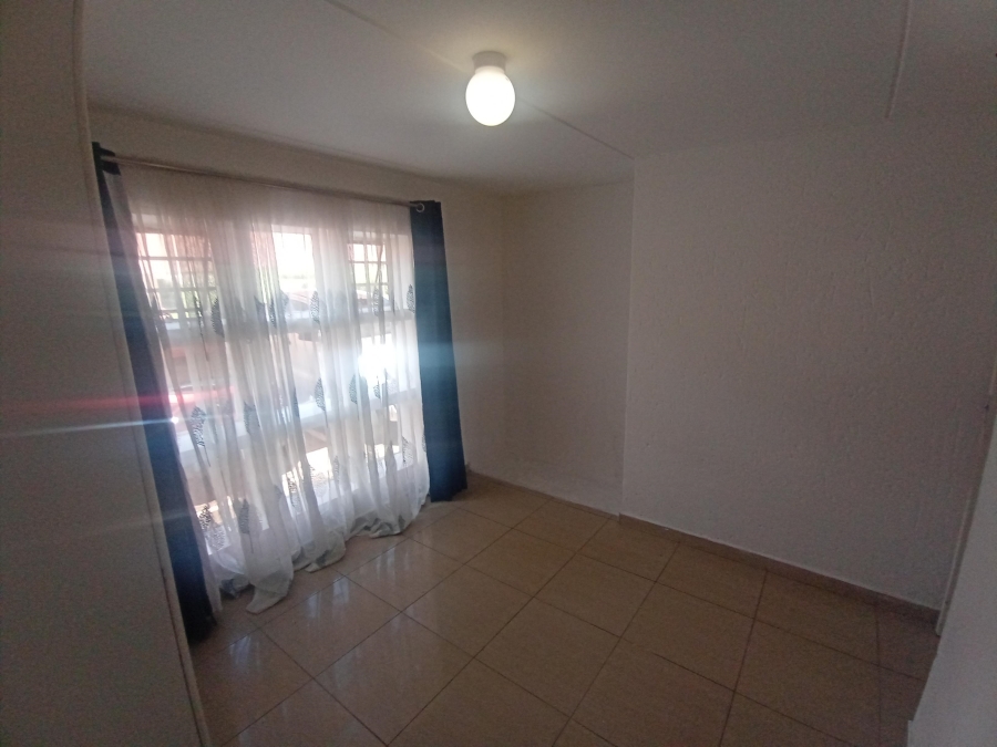 2 Bedroom Property for Sale in Mondeor Gauteng