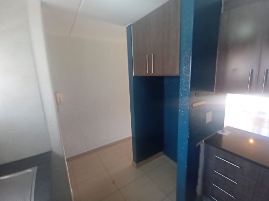 2 Bedroom Property for Sale in Mondeor Gauteng