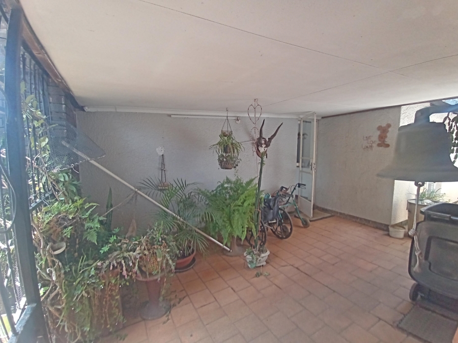 3 Bedroom Property for Sale in Mondeor Gauteng