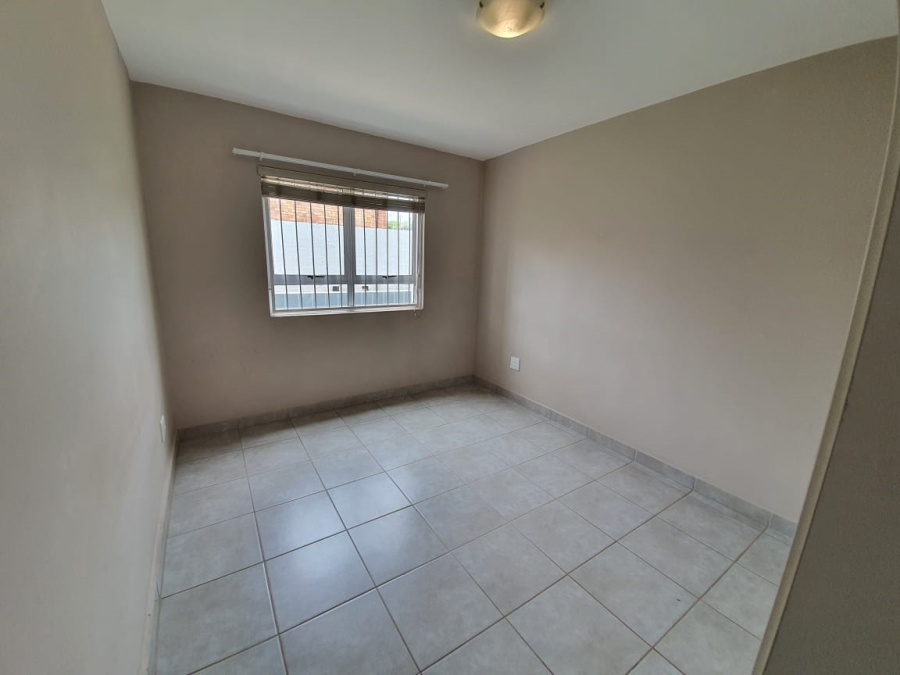 To Let 2 Bedroom Property for Rent in Die Hoewes Gauteng