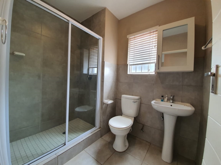 To Let 2 Bedroom Property for Rent in Die Hoewes Gauteng
