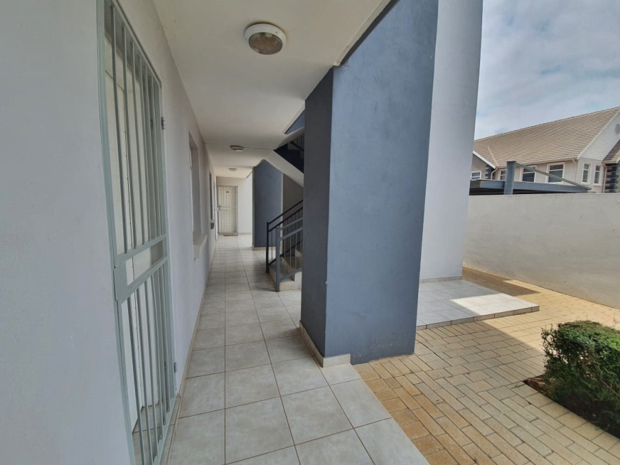 To Let 2 Bedroom Property for Rent in Die Hoewes Gauteng