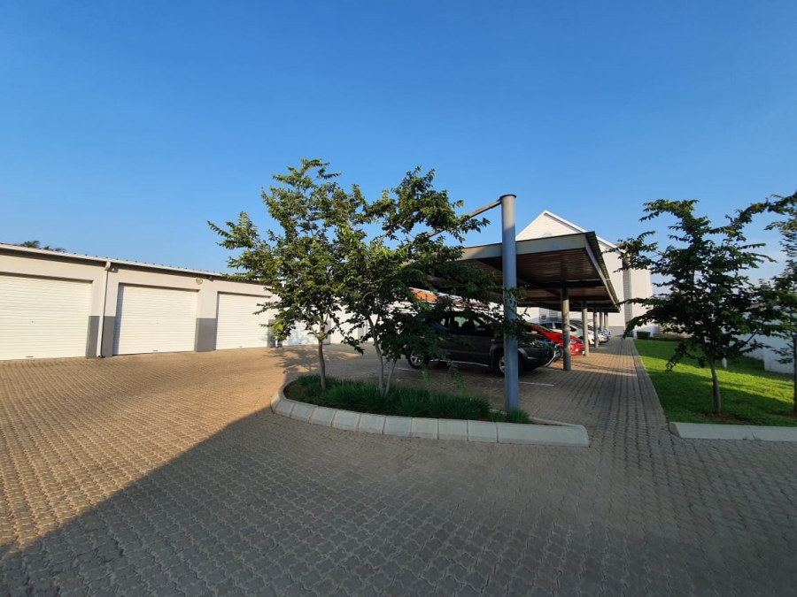 To Let 2 Bedroom Property for Rent in Die Hoewes Gauteng