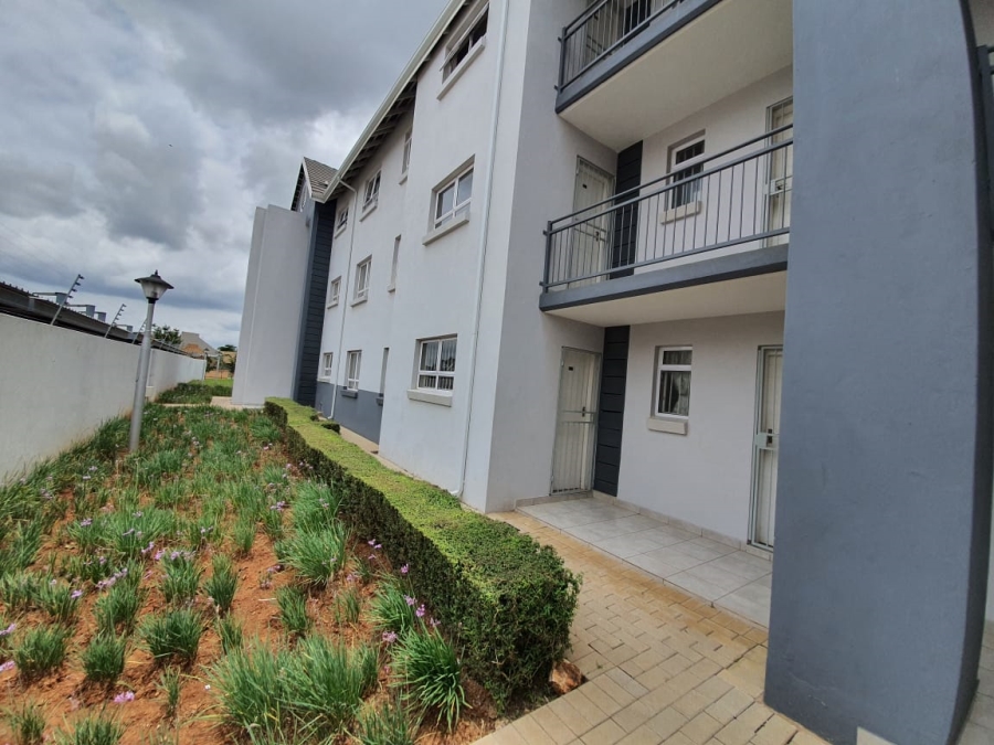 To Let 2 Bedroom Property for Rent in Die Hoewes Gauteng