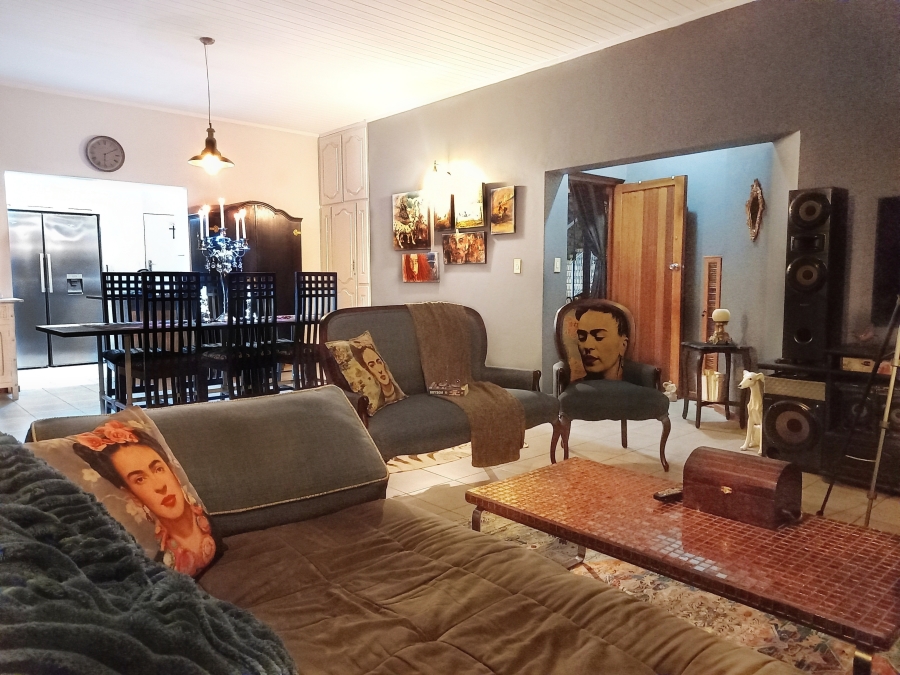 3 Bedroom Property for Sale in La Montagne Gauteng