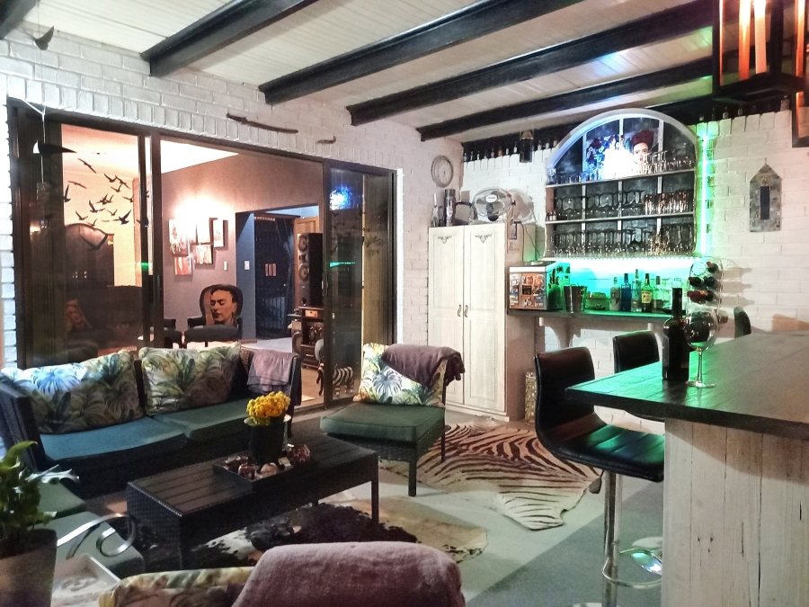 3 Bedroom Property for Sale in La Montagne Gauteng