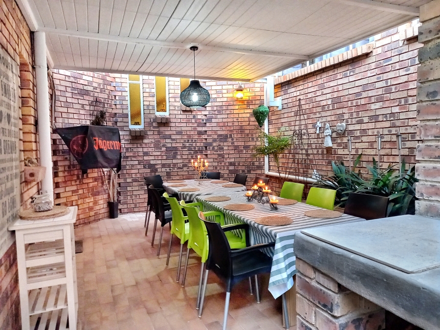 3 Bedroom Property for Sale in La Montagne Gauteng