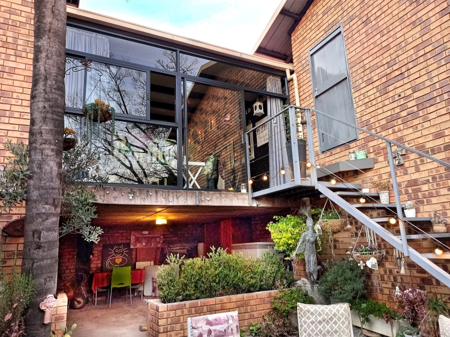 3 Bedroom Property for Sale in La Montagne Gauteng