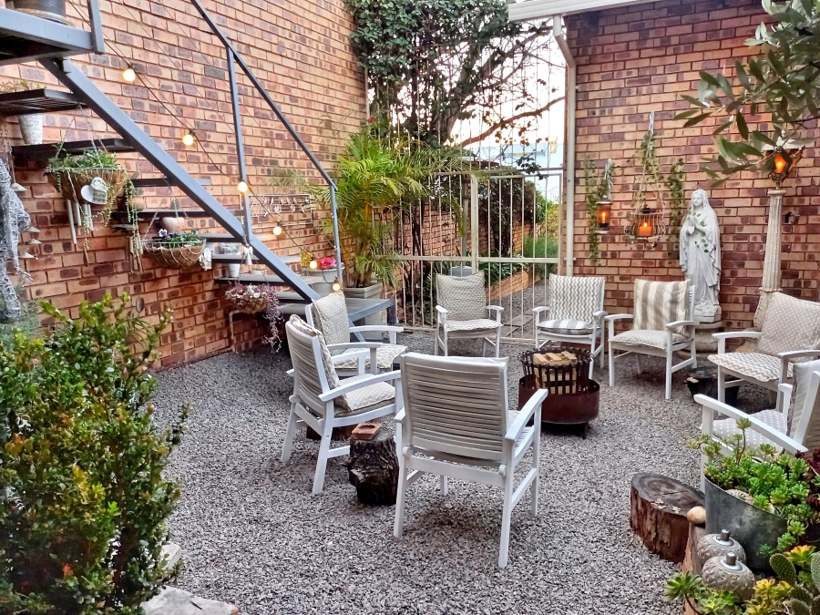 3 Bedroom Property for Sale in La Montagne Gauteng