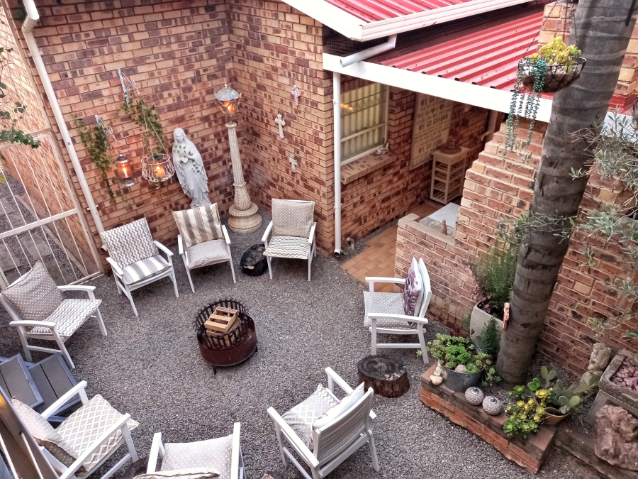 3 Bedroom Property for Sale in La Montagne Gauteng