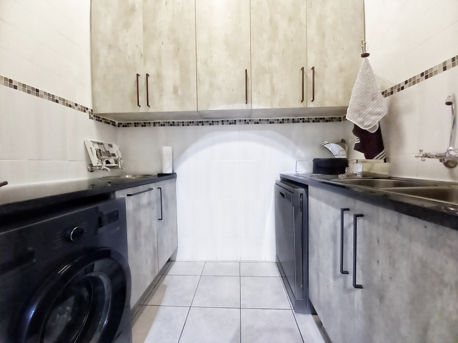 3 Bedroom Property for Sale in La Montagne Gauteng