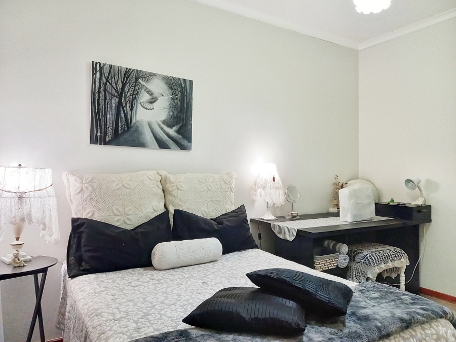 3 Bedroom Property for Sale in La Montagne Gauteng