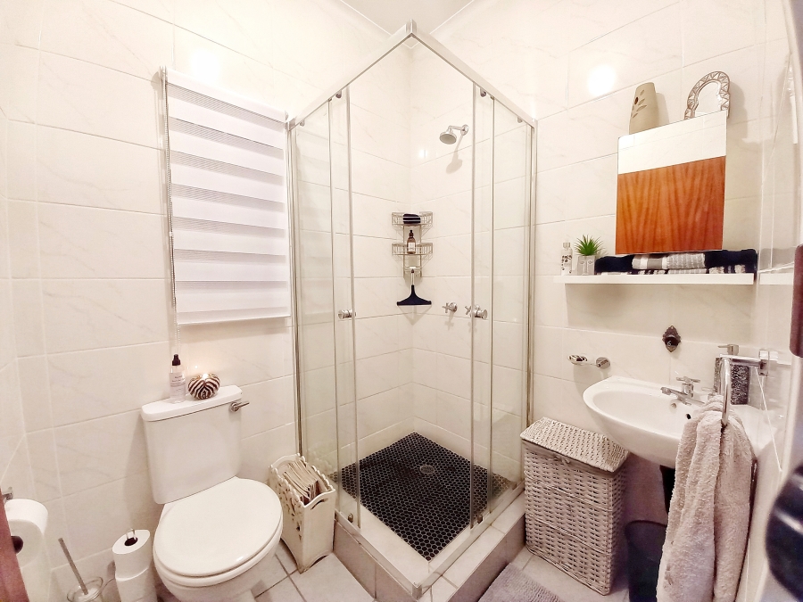 3 Bedroom Property for Sale in La Montagne Gauteng