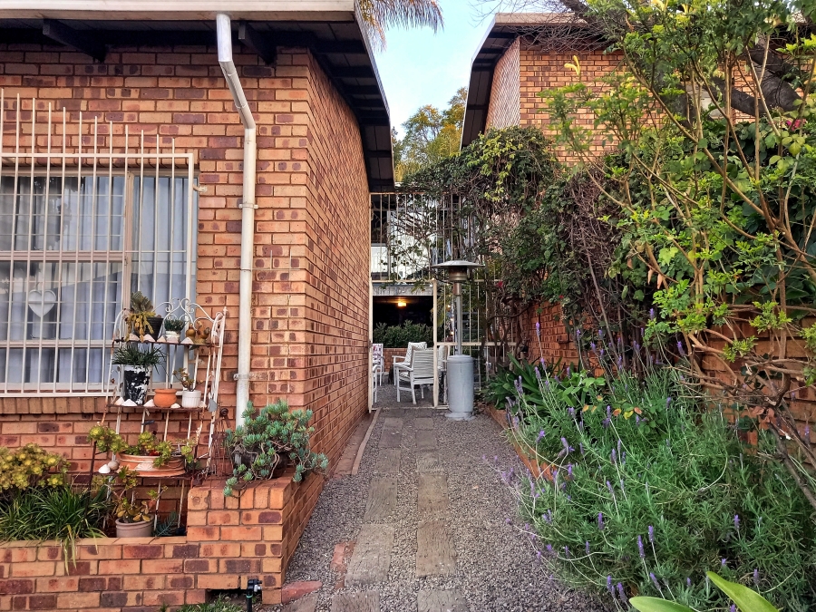 3 Bedroom Property for Sale in La Montagne Gauteng