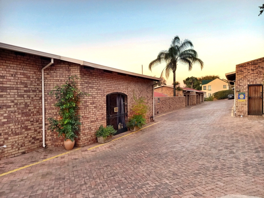 3 Bedroom Property for Sale in La Montagne Gauteng
